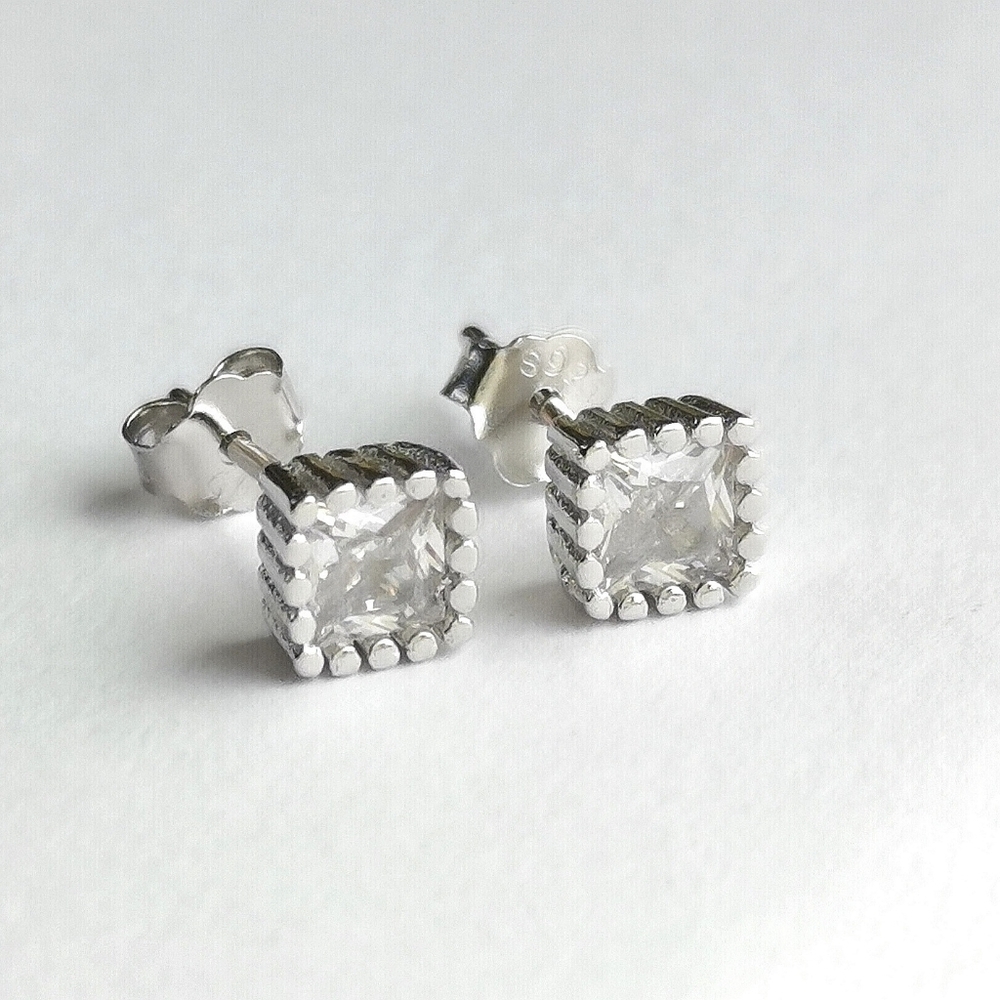 Sterling Silver square CZ stud earrings 🆕